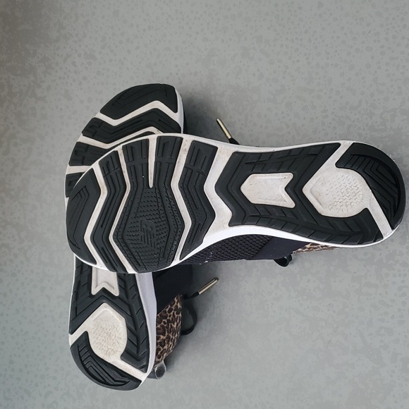 New Balance black and leopard print sneakers - Picture 2 of 4